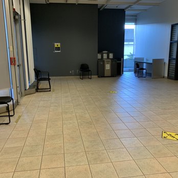 Service Canada - Service Canada - secondary wait area after a lineup outside in the building lobby - Public Services & Government Near Me - Scarborough, Ontario