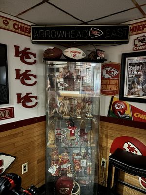 Big Charlie's Saloon by null