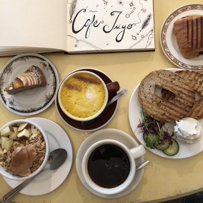 Café Tuyo by null