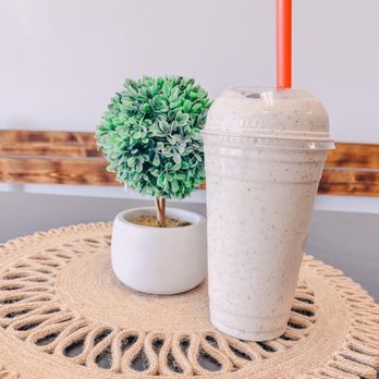 Healthies On 96th - 24 ounce Pumpkin Oreo shake - Juice Bars & Smoothies Near Me - Fishers, Indiana Healthies On 96th - 24 ounce Pumpkin Oreo shake - Juice Bars & Smoothies Near Me - Fishers, Indiana