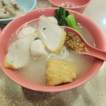 三才魚蛋粉麵 - Assorted fish ball/cake noodle soup - Cantonese Near Me - Hong Kong, HK