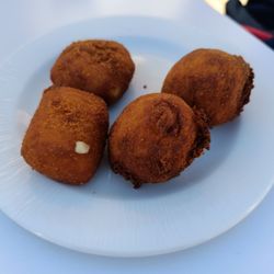 La Chimenea - Croquetas de chorizo, queso y cebolla