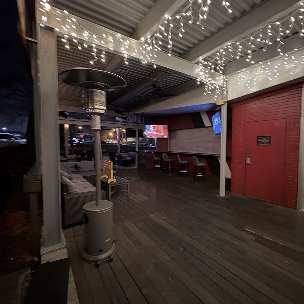 Lucky Strike South Charlotte - Outdoor patio - Venues & Event Spaces Near Me - Charlotte, North Carolina
