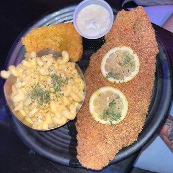 X Change - Soul food platter - Comfort Food Near Me - Dallas, Texas X Change - Soul food platter - Comfort Food Near Me - Dallas, Texas
