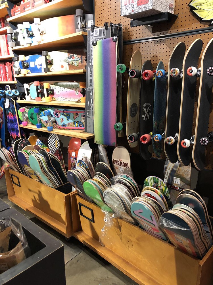 ZUMIEZ Updated March 2024 6910 Fayetteville Rd, Durham, North