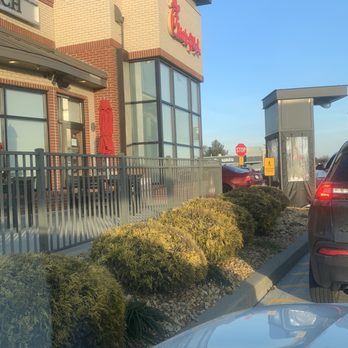 Chick-fil-A - ows a view of the outside of a restaurant - Fast Food Near Me - Hanover, Pennsylvania
