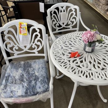 Green Thumb Nursery - white metal table - Nurseries & Gardening Near Me - Ventura, California