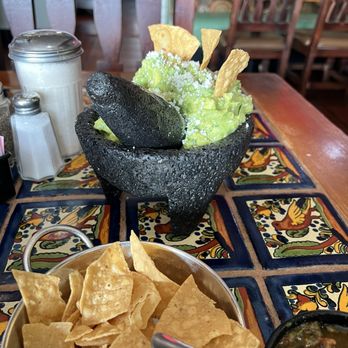 La Poblana Restaurant - Large guacamole - Mexican Near Me - La Puente, California La Poblana Restaurant - Large guacamole - Mexican Near Me - La Puente, California