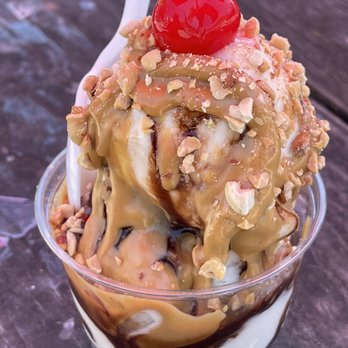Frosty's Ice Cream - Vegan sundae with chocolate and oeanut butter sauce. - Ice Cream & Frozen Yogurt Near Me - Lancaster, New York