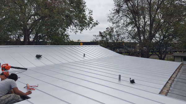 Elite Exteriors Logo