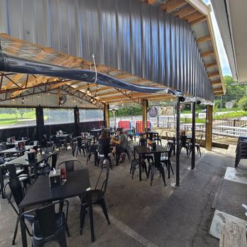 Young Harris Wing House - Outdoor Patio - Chicken Wings Near Me - Young Harris, Georgia