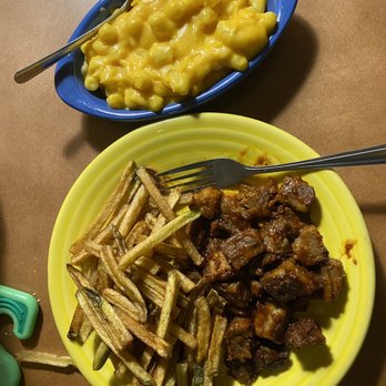 Blazin Bills - Brandon's BBQ Brisket Platter, Fries, Mac & Cheese - Barbeque Near Me - Hiram, Ohio