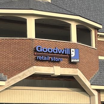 Goodwill of Greater Washington Retail Store - Poorly Manager Business! - Thrift Stores Near Me - Centreville, Virginia