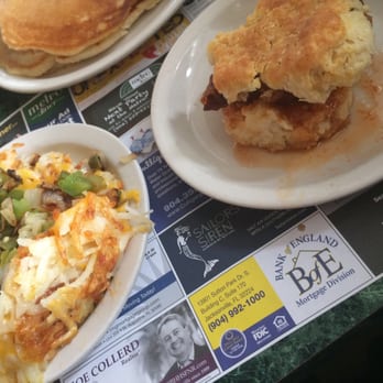 Metro Diner - Spicy honey chicken biscuit & hashbrowns - Breakfast & Brunch Near Me - Jacksonville Beach, Florida