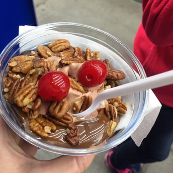 Andy's Frozen Custard - The turtle sundae - with chocolate custard - Ice Cream & Frozen Yogurt Near Me - Branson, Missouri