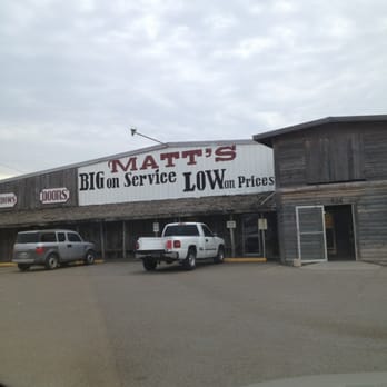 Matt's Cash & Carry - cars parked in front of store - Flooring Near Me - Donna, Texas Matt's Cash & Carry - cars parked in front of store - Flooring Near Me - Donna, Texas