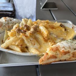 Crust Pizza - Mac and cheese