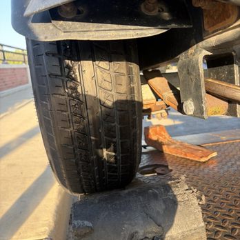 Tom's Trailers - Broken leaf spring - Trailer Repair Near Me - Menomonee Falls, Wisconsin Tom's Trailers - Broken leaf spring - Trailer Repair Near Me - Menomonee Falls, Wisconsin