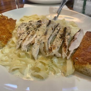 The Nugget - Fettuccini Alfredo with chicken - American Near Me - Summerland, California The Nugget - Fettuccini Alfredo with chicken - American Near Me - Summerland, California