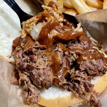 Capital One Arena - Federalist Pig-Texas Rangers Smoked Brisket Sandwich - Stadiums & Arenas Near Me - Washington, DC, District of Columbia Capital One Arena - Federalist Pig-Texas Rangers Smoked Brisket Sandwich - Stadiums & Arenas Near Me - Washington, DC, District of Columbia