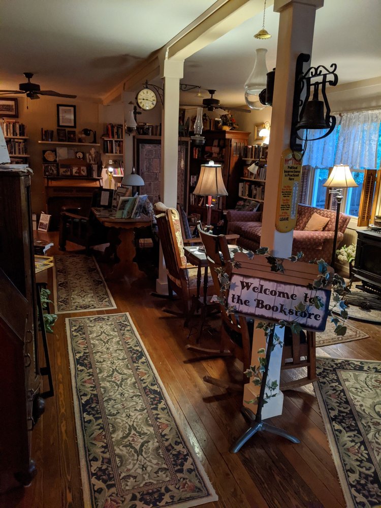 QUIGLEY COTTAGE BED & BREAKFAST Updated August 2024 418 W Broadway, Philipsburg, Montana