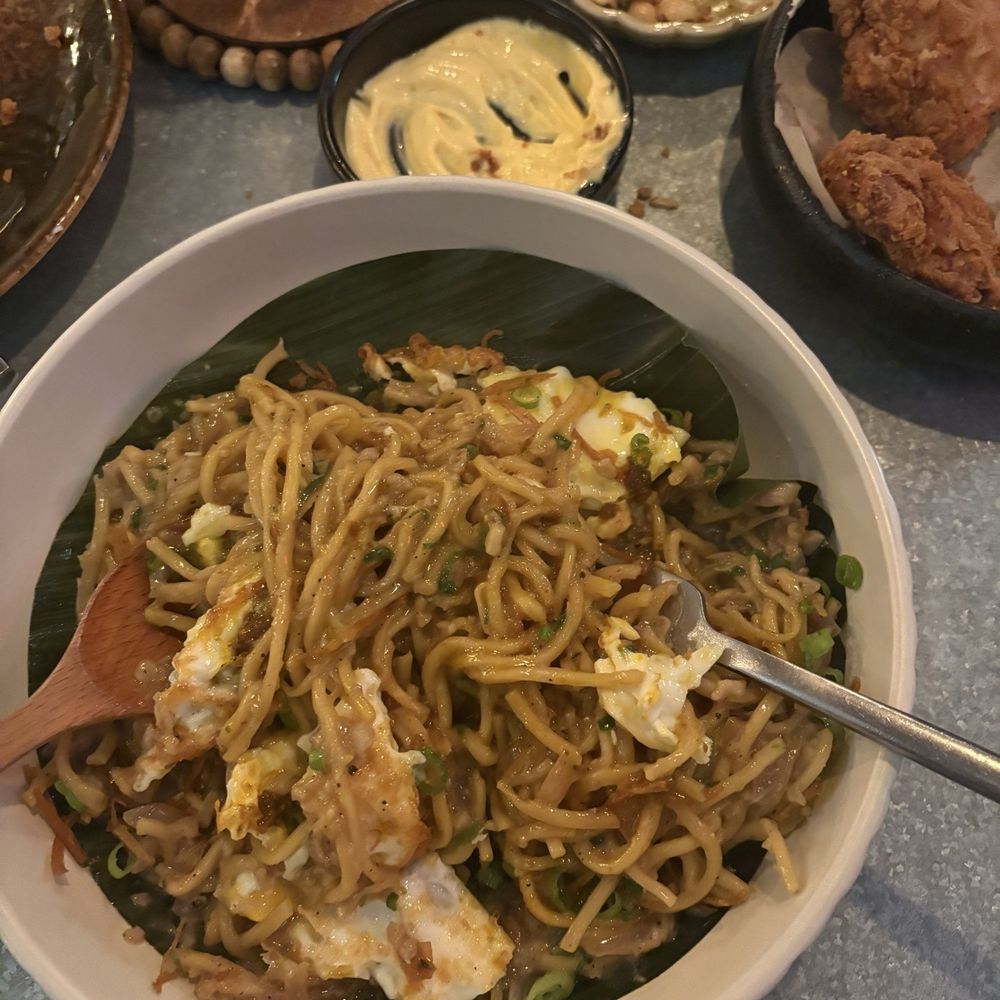 Naks - Mushroom Egg Noodles (Pancit Kabute) - Filipino Near Me - New York, New York Naks - Mushroom Egg Noodles (Pancit Kabute) - Filipino Near Me - New York, New York