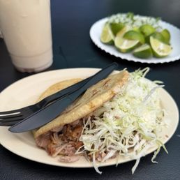 Mano De Carnitas Mano De Carnitas