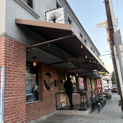 The Oaks Tavern - Outside