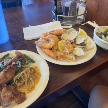 Krazy Buffet - Salt and pepper shrimp, clams, fried pork chops and Singaporean noodles - Buffets Near Me - Las Vegas, Nevada Krazy Buffet - Salt and pepper shrimp, clams, fried pork chops and Singaporean noodles - Buffets Near Me - Las Vegas, Nevada