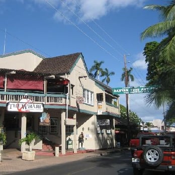 Cool Cat Cafe - Aussenansicht des Cool Cat Cafe (im ersten Stock) - Burgers Near Me - Kihei, Hawaii