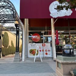 Poké Bar - Outside