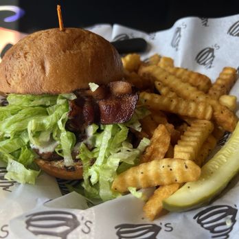 Tornado's Grub and Pub - Copycat Burger with GF bun and fries - American Near Me - Cedar Rapids, Iowa