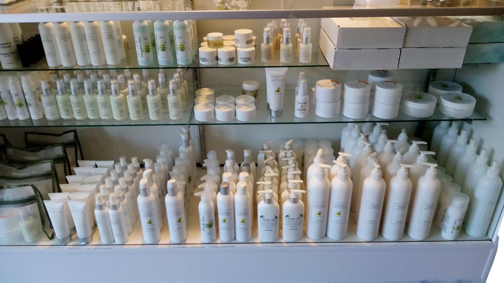 Carmen Laines Skincare Logo