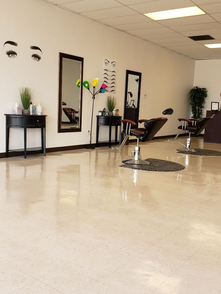 Natural Eyebrow Threading Logo