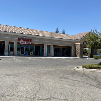 Liv's Donuts - Store front - Donuts Near Me - Fresno, California Liv's Donuts - Store front - Donuts Near Me - Fresno, California