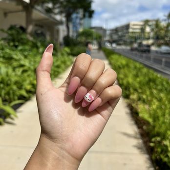 Lan’s Nails  - Nail Salons Near Me - Urban Honolulu, Hawaii