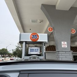 76 gas station - Pump does not automatically disengage when tank is full.