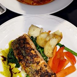 Sasso's Trattoria & Wine Bar - Bolognese and salmon entree