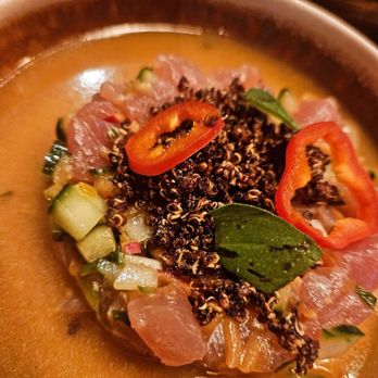 Palette 22 - TUNA CRUDO* cucumber, ginger, lime-sambal sauce, crispy quinoa, thai basil - Bars Near Me - Arlington, Virginia