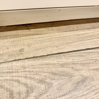 WorldMark Branson - Nasty kitchen floor - Hotels Near Me - Branson, Missouri