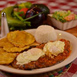 Gusto & Sabor  - STEAK W CREOLE SAUCE AND EGGS