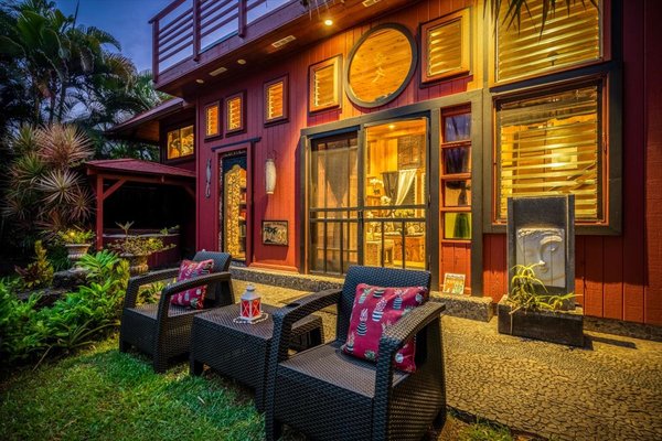 The Bali House & Cottage at Kehena Beach Hawaii by null