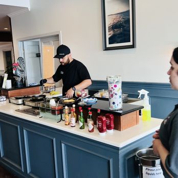 Best Western Pier Point Inn - Omelette bar at breakfast, the best! - Hotels Near Me - Florence, Oregon Best Western Pier Point Inn - Omelette bar at breakfast, the best! - Hotels Near Me - Florence, Oregon