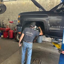 Lloyd's Tire & Auto