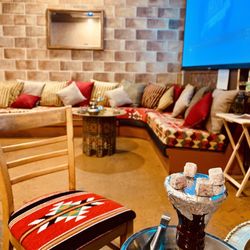 L'Antique Cafe & Hookah Lounge - Relaxing Time