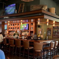 Craftsman Table & Tap - Inside bar