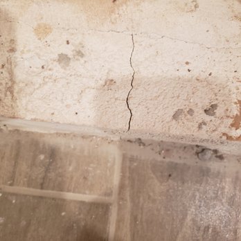 Gold's Custom Homes & Remodeling - a crack in the floor - Flooring Near Me - Aurora, Missouri Gold's Custom Homes & Remodeling - a crack in the floor - Flooring Near Me - Aurora, Missouri