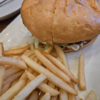 Hog Island Larkspur - Fried Fish Sandwhich - Seafood Near Me - Larkspur, California