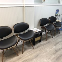 Diana Yeung, DDS - Waiting room trendy seats