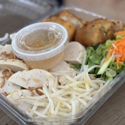 Yummy Yummy - 47. BÁNH ƯỚT - 越式紥肉虾饼粉卷